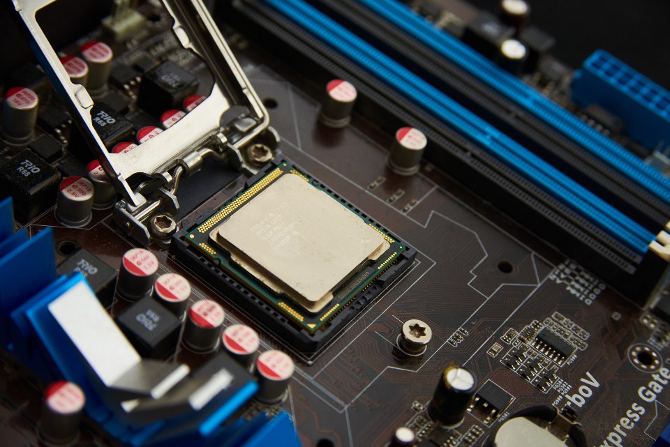 Computer motherboard